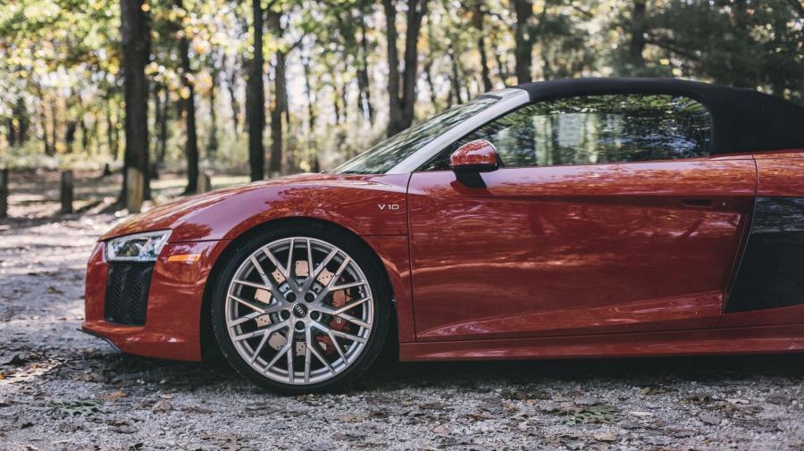 Audi R8 Spyder V10 2017 года  (NA) (фото 49 из 51)